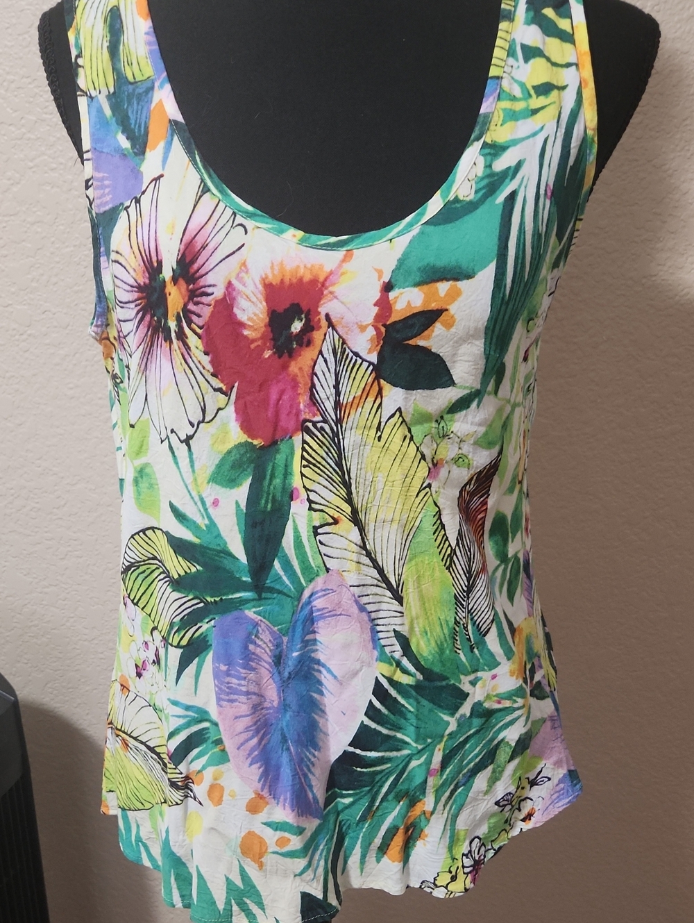 Jams World Tropical White Scoop Neck Tank with Multicolor Floral & Leaf Print